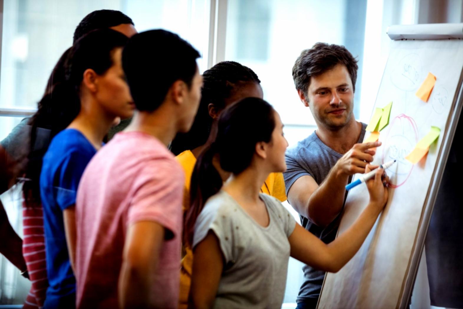 Datenanalyse und Forschungsarbeit im Büro